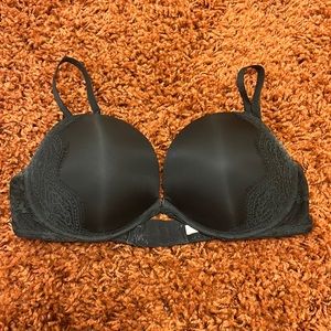 • Victoria Secret Bra •